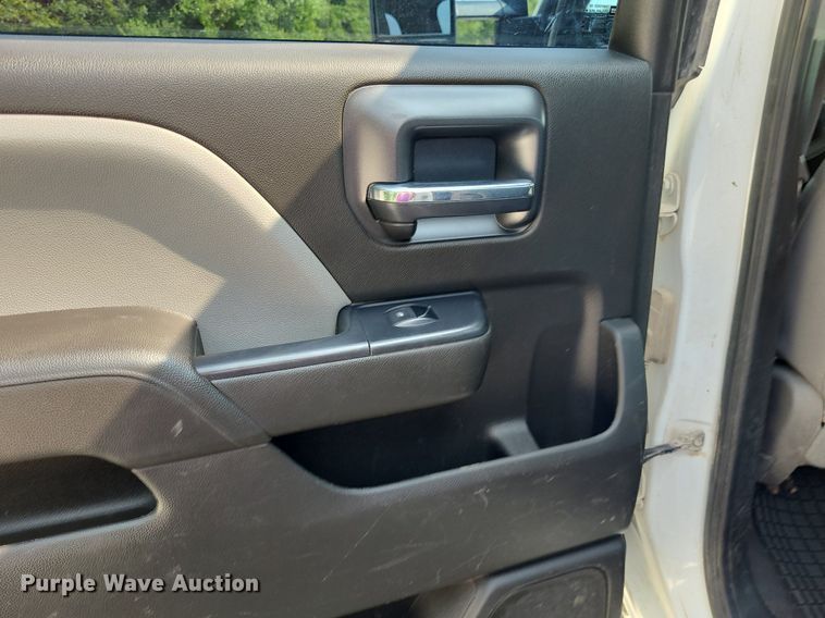 image for item DK1955 2016 Chevrolet Silverado 2500HD  Crew Cab pickup truck