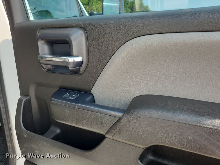 image for item DK1955 2016 Chevrolet Silverado 2500HD  Crew Cab pickup truck