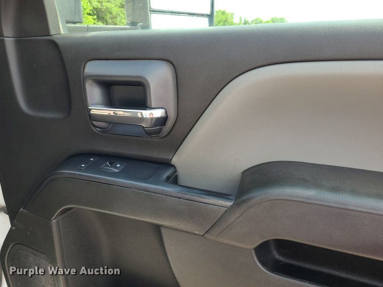 image for item DK1955 2016 Chevrolet Silverado 2500HD  Crew Cab pickup truck