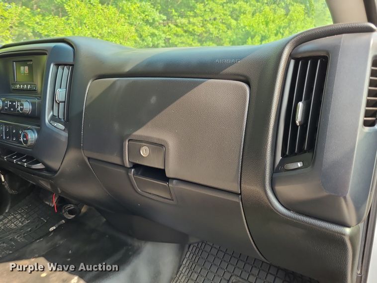 image for item DK1955 2016 Chevrolet Silverado 2500HD  Crew Cab pickup truck