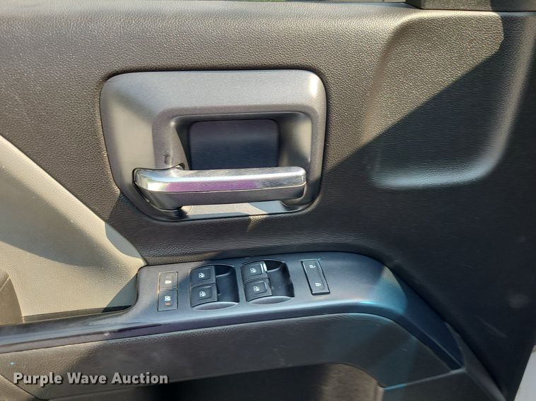 image for item DK1955 2016 Chevrolet Silverado 2500HD  Crew Cab pickup truck