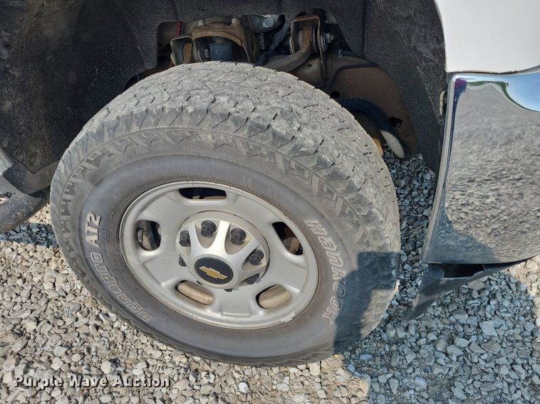 image for item DK1955 2016 Chevrolet Silverado 2500HD  Crew Cab pickup truck