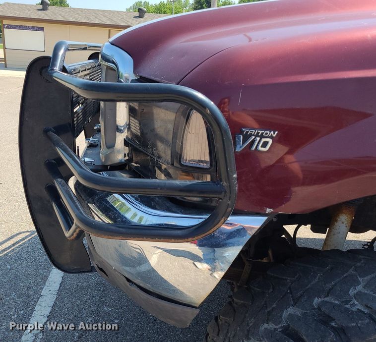 image for item DK1969 2000 Ford F250 Super Duty XLT  SuperCab flatbed pickup truck