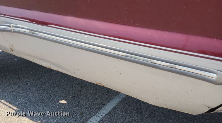 image for item DK1969 2000 Ford F250 Super Duty XLT  SuperCab flatbed pickup truck