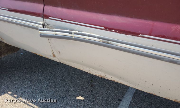 image for item DK1969 2000 Ford F250 Super Duty XLT  SuperCab flatbed pickup truck