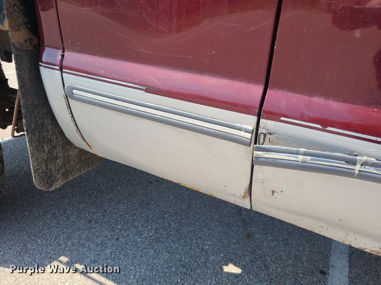 image for item DK1969 2000 Ford F250 Super Duty XLT  SuperCab flatbed pickup truck