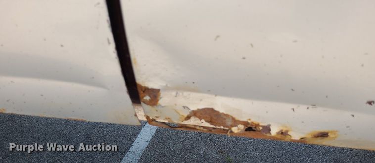 image for item DK1969 2000 Ford F250 Super Duty XLT  SuperCab flatbed pickup truck