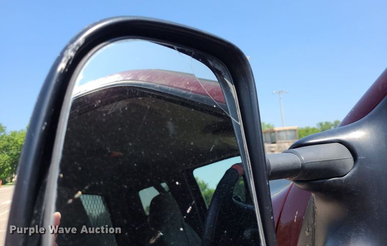 image for item DK1969 2000 Ford F250 Super Duty XLT  SuperCab flatbed pickup truck