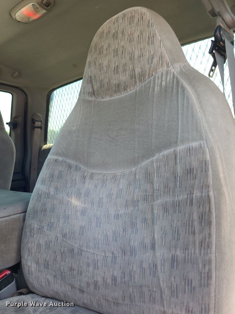 image for item DK1969 2000 Ford F250 Super Duty XLT  SuperCab flatbed pickup truck