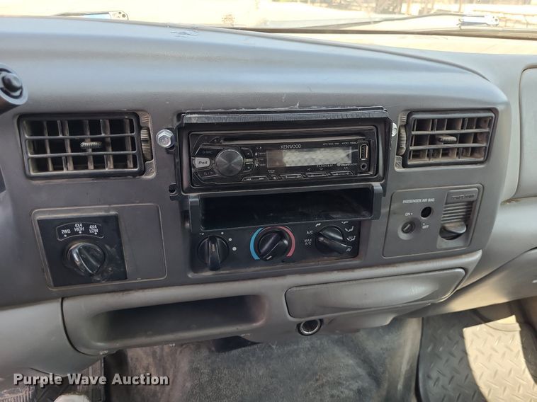 image for item DK1969 2000 Ford F250 Super Duty XLT  SuperCab flatbed pickup truck