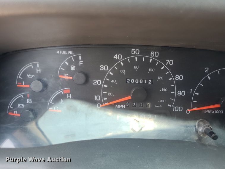 image for item DK1969 2000 Ford F250 Super Duty XLT  SuperCab flatbed pickup truck