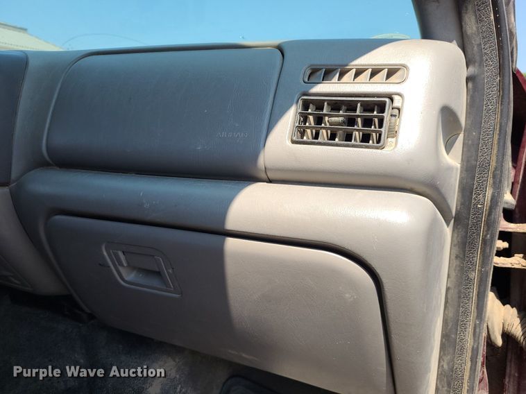 image for item DK1969 2000 Ford F250 Super Duty XLT  SuperCab flatbed pickup truck