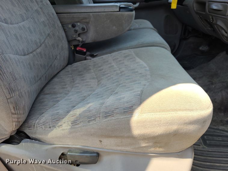 image for item DK1969 2000 Ford F250 Super Duty XLT  SuperCab flatbed pickup truck