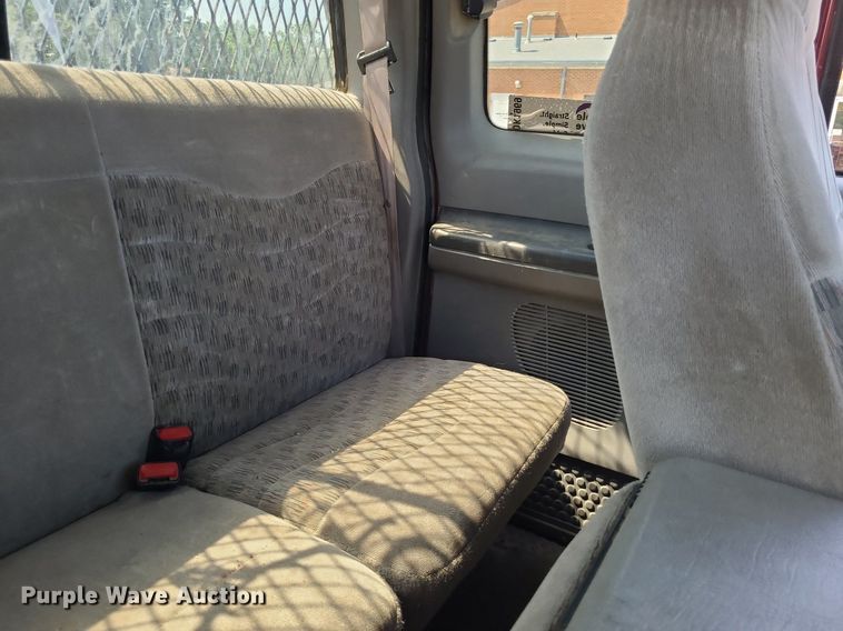 image for item DK1969 2000 Ford F250 Super Duty XLT  SuperCab flatbed pickup truck