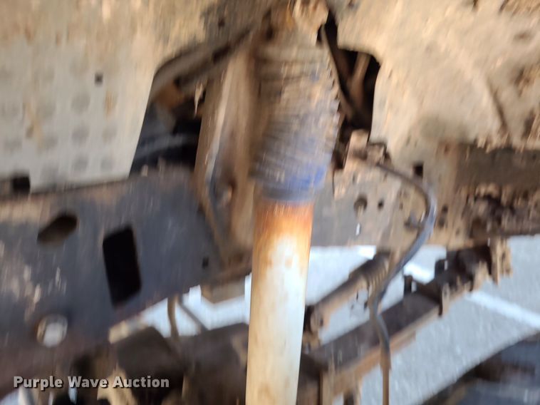 image for item DK1969 2000 Ford F250 Super Duty XLT  SuperCab flatbed pickup truck