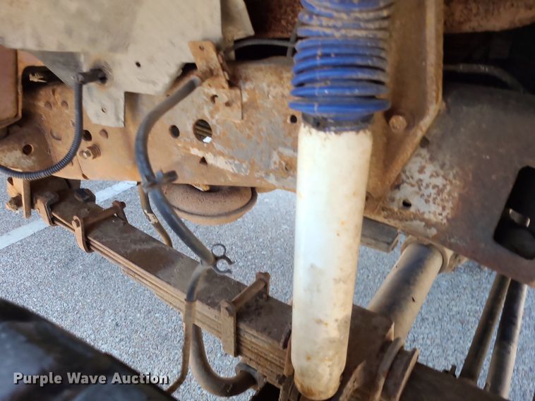 image for item DK1969 2000 Ford F250 Super Duty XLT  SuperCab flatbed pickup truck