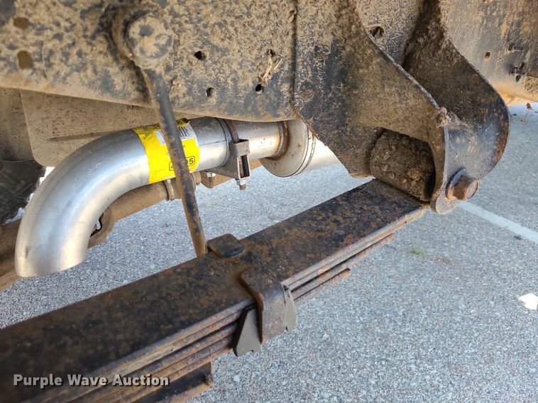 image for item DK1969 2000 Ford F250 Super Duty XLT  SuperCab flatbed pickup truck