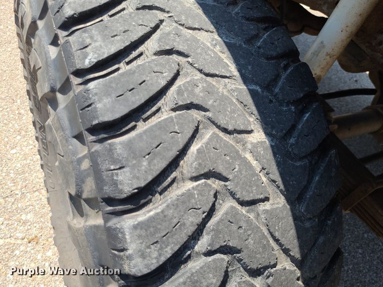 image for item DK1969 2000 Ford F250 Super Duty XLT  SuperCab flatbed pickup truck