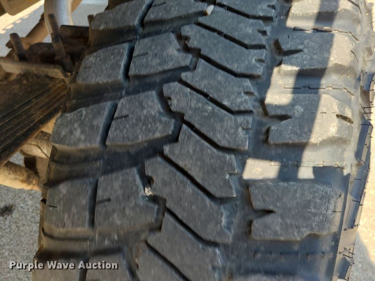 image for item DK1969 2000 Ford F250 Super Duty XLT  SuperCab flatbed pickup truck