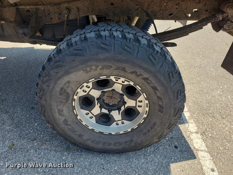 image for item DK1969 2000 Ford F250 Super Duty XLT  SuperCab flatbed pickup truck