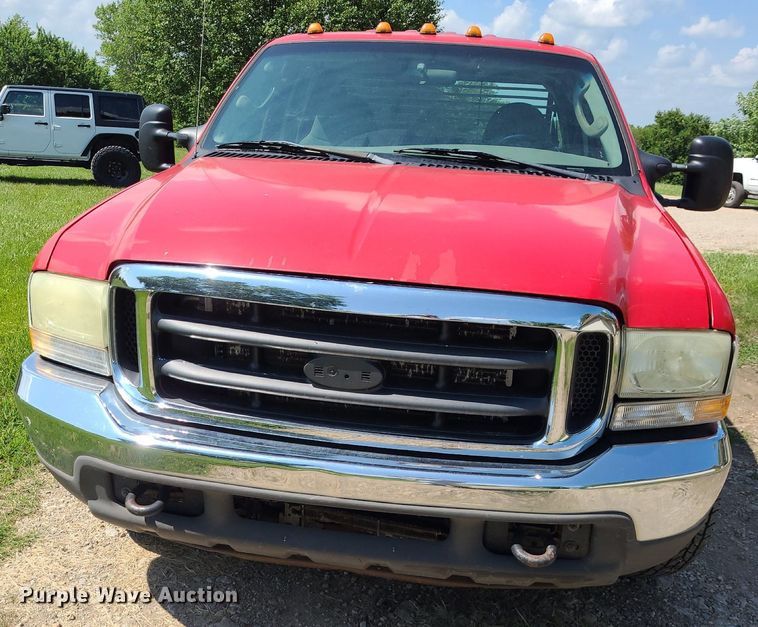 image for item DK1970 2004 Ford F350 Super Duty XL Crew Cab flatbed pickup truck