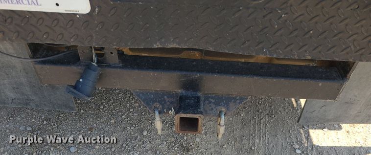 image for item DK1970 2004 Ford F350 Super Duty XL Crew Cab flatbed pickup truck