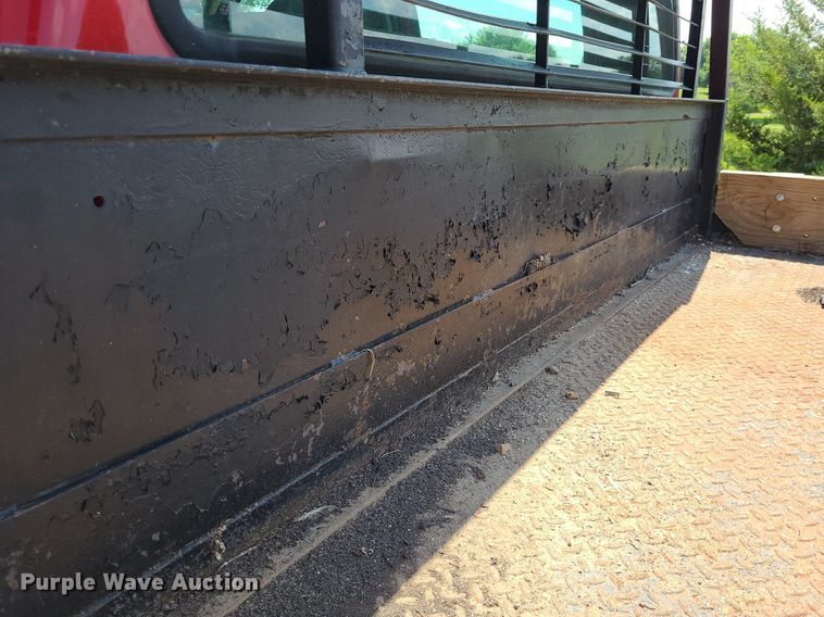 image for item DK1970 2004 Ford F350 Super Duty XL Crew Cab flatbed pickup truck