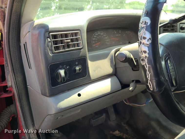 image for item DK1970 2004 Ford F350 Super Duty XL Crew Cab flatbed pickup truck