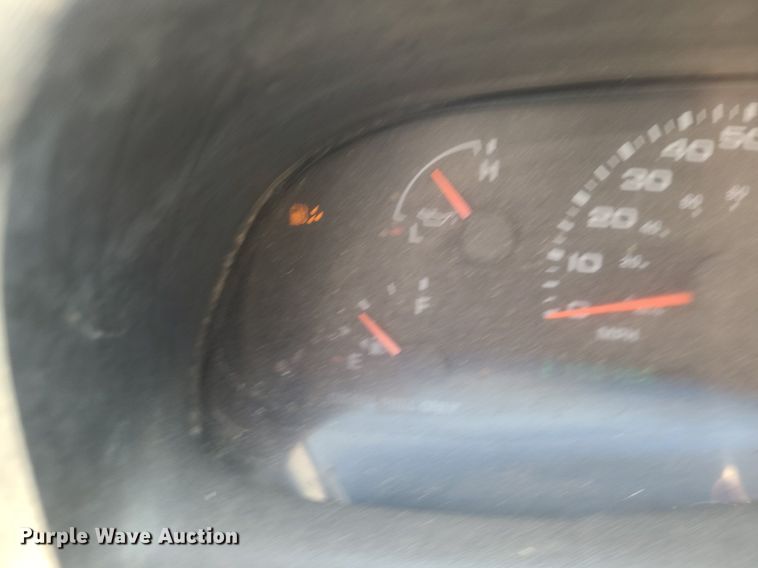 image for item DK1970 2004 Ford F350 Super Duty XL Crew Cab flatbed pickup truck