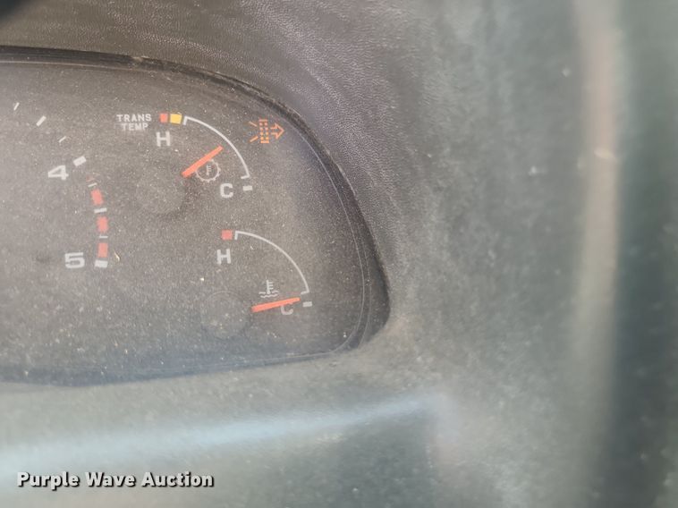 image for item DK1970 2004 Ford F350 Super Duty XL Crew Cab flatbed pickup truck