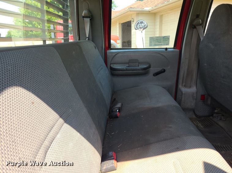 image for item DK1970 2004 Ford F350 Super Duty XL Crew Cab flatbed pickup truck