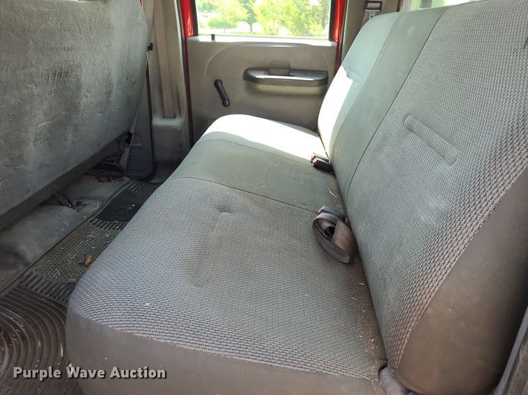 image for item DK1970 2004 Ford F350 Super Duty XL Crew Cab flatbed pickup truck