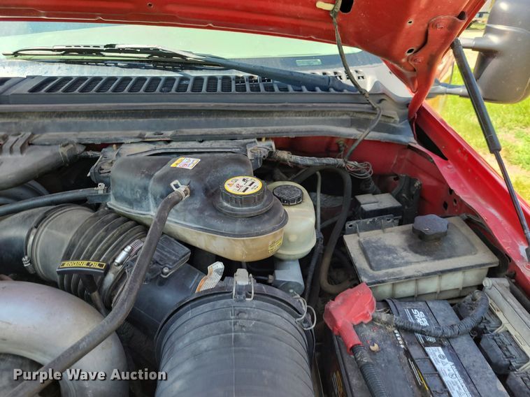 image for item DK1970 2004 Ford F350 Super Duty XL Crew Cab flatbed pickup truck