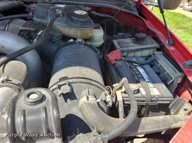 image for item DK1970 2004 Ford F350 Super Duty XL Crew Cab flatbed pickup truck