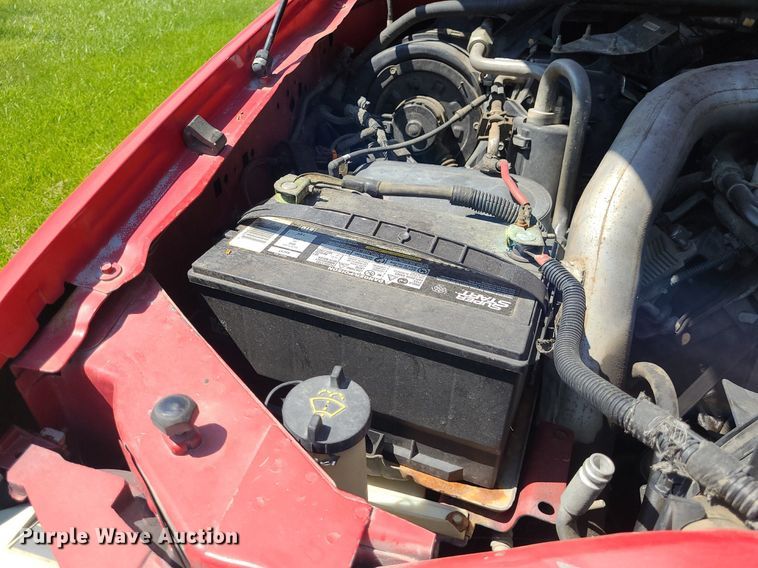 image for item DK1970 2004 Ford F350 Super Duty XL Crew Cab flatbed pickup truck