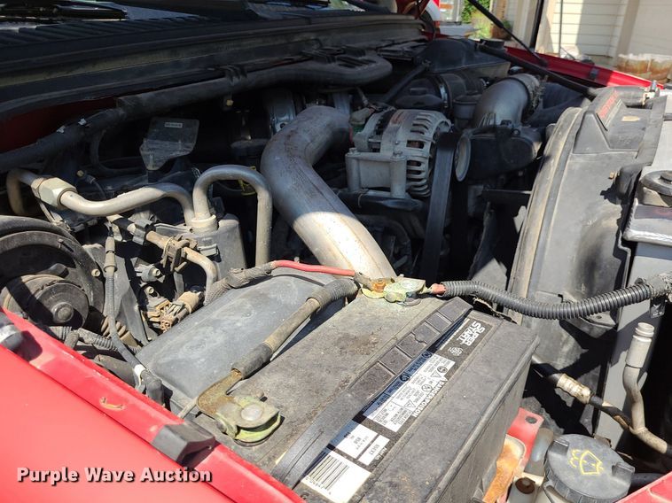 image for item DK1970 2004 Ford F350 Super Duty XL Crew Cab flatbed pickup truck