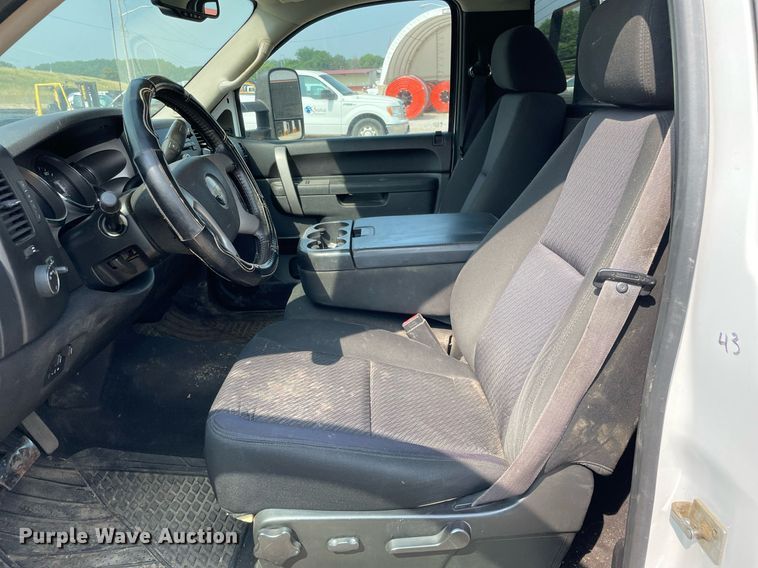 image for item DL3784 2010 Chevrolet Silverado 2500HD  pickup truck