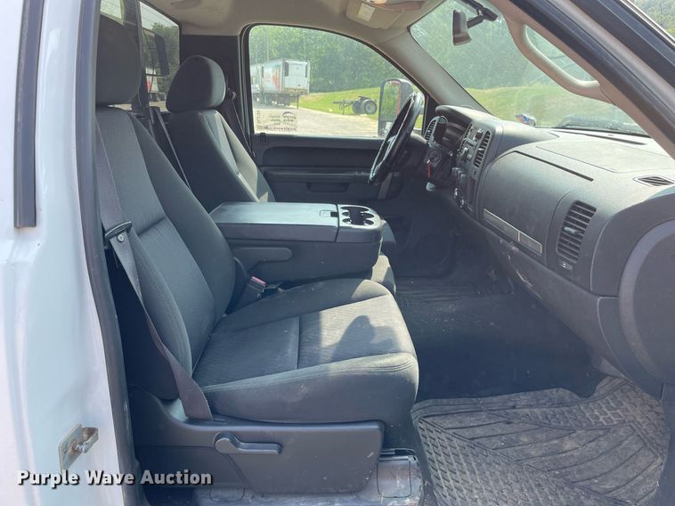 image for item DL3784 2010 Chevrolet Silverado 2500HD  pickup truck