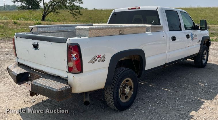 image for item DL3786 2005 Chevrolet Silverado 2500HD  Crew Cab pickup truck