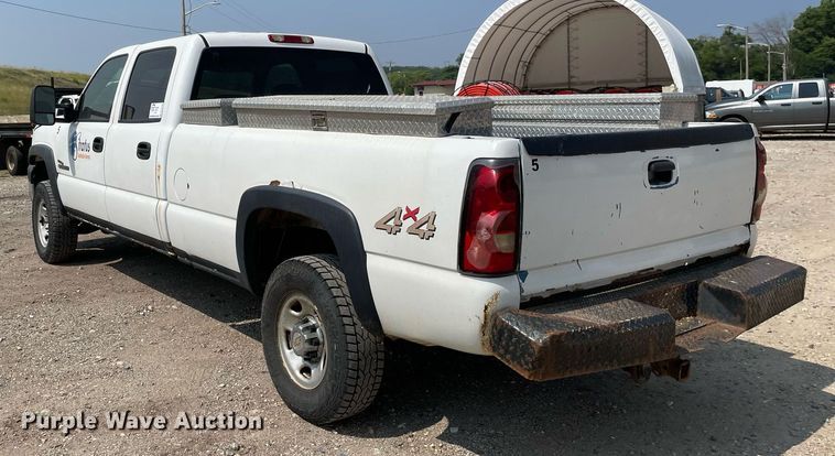 image for item DL3786 2005 Chevrolet Silverado 2500HD  Crew Cab pickup truck