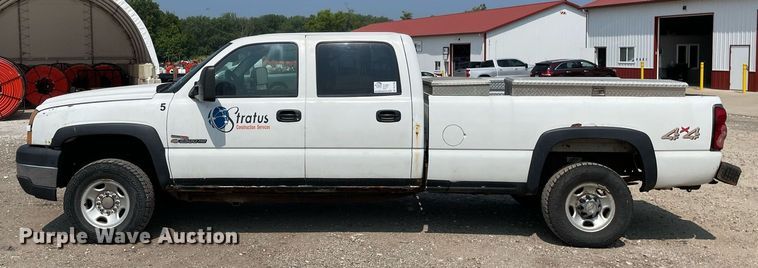 image for item DL3786 2005 Chevrolet Silverado 2500HD  Crew Cab pickup truck