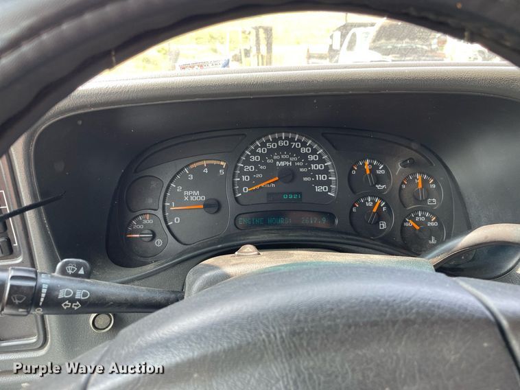 image for item DL3786 2005 Chevrolet Silverado 2500HD  Crew Cab pickup truck