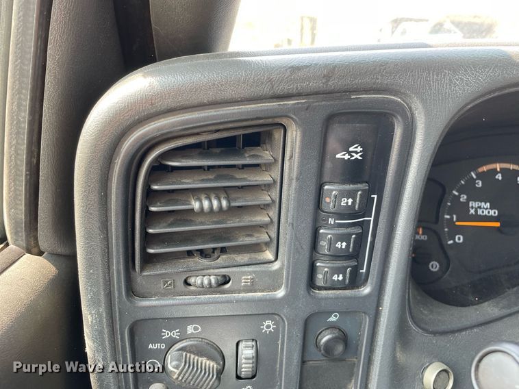 image for item DL3786 2005 Chevrolet Silverado 2500HD  Crew Cab pickup truck