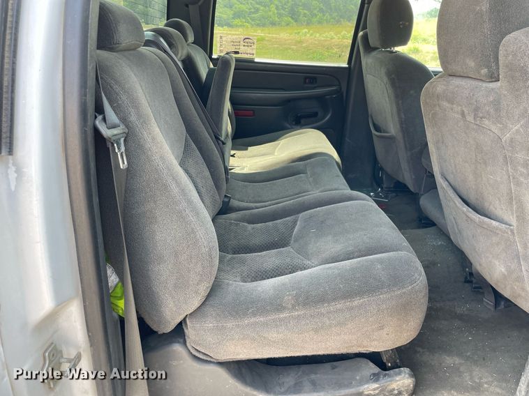 image for item DL3786 2005 Chevrolet Silverado 2500HD  Crew Cab pickup truck