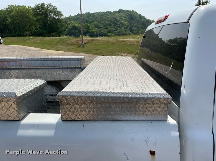 image for item DL3786 2005 Chevrolet Silverado 2500HD  Crew Cab pickup truck