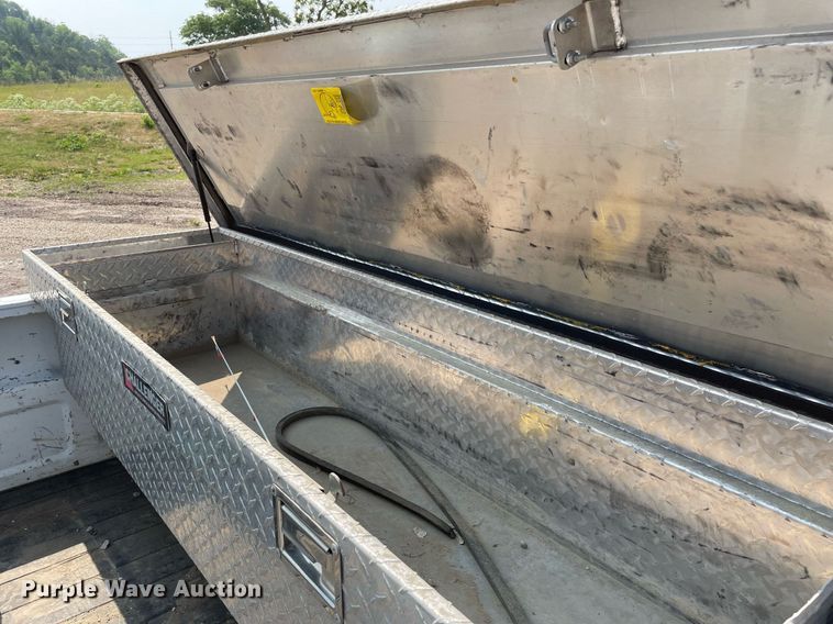 image for item DL3786 2005 Chevrolet Silverado 2500HD  Crew Cab pickup truck