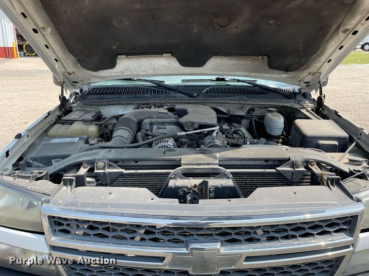 image for item DL3786 2005 Chevrolet Silverado 2500HD  Crew Cab pickup truck