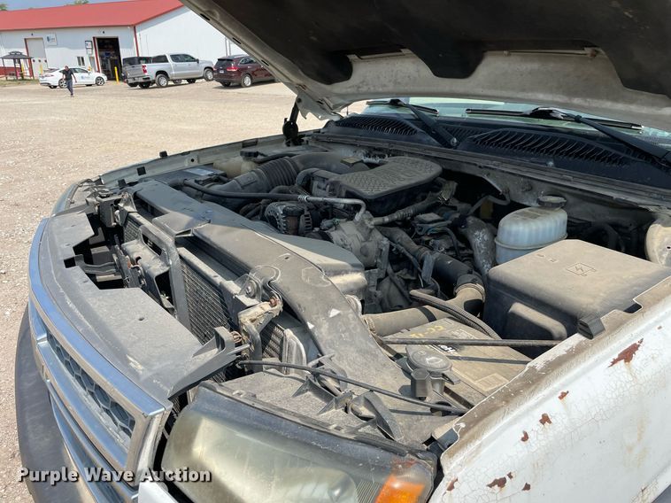 image for item DL3786 2005 Chevrolet Silverado 2500HD  Crew Cab pickup truck