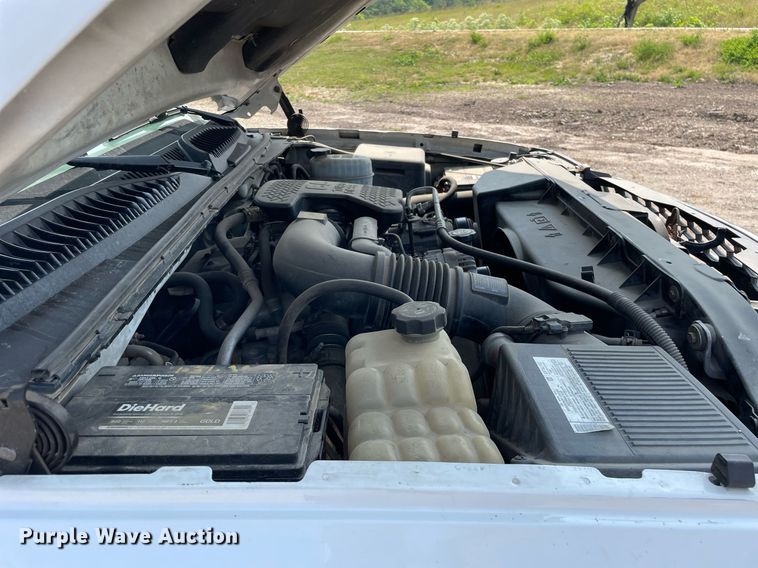 image for item DL3786 2005 Chevrolet Silverado 2500HD  Crew Cab pickup truck