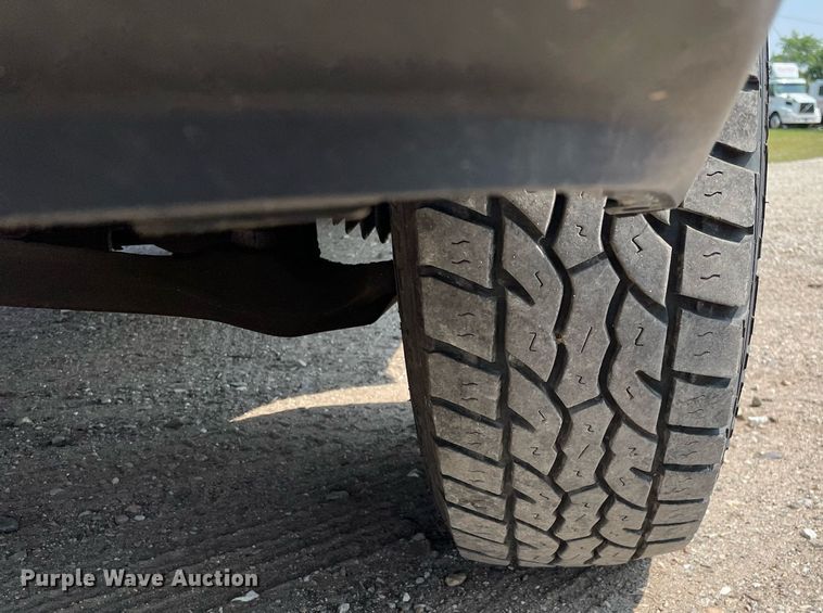 image for item DL3786 2005 Chevrolet Silverado 2500HD  Crew Cab pickup truck